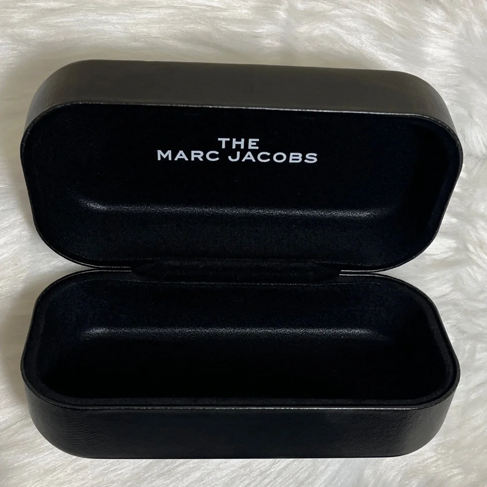 Marc Jacobs Black Sunglass Hardcase Drawstring Pouch Cleaning Cloth Bundle